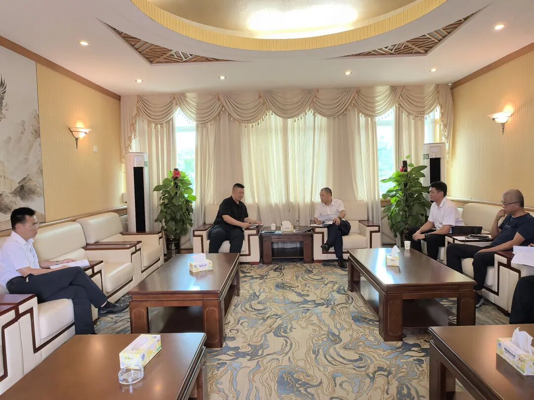 Lâm Cao tổ chức tọa đàm doanh nghiệp chính trị "Trà đêm Văn Lan" để giải quyết chính xác vấn đề phát triển doanh nghiệp